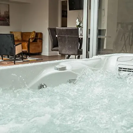 Appartement Jacuzzi Et Terrasse Saumur Exterior photo